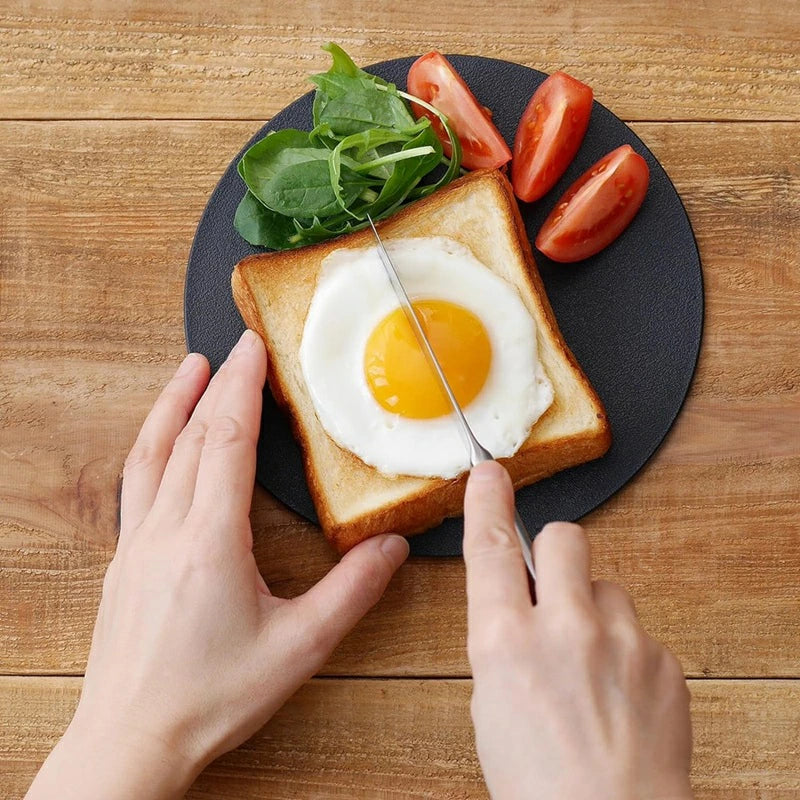 Made in Japan: A set of three colors for a dual-purpose cutting board and dinner plate (B3256)