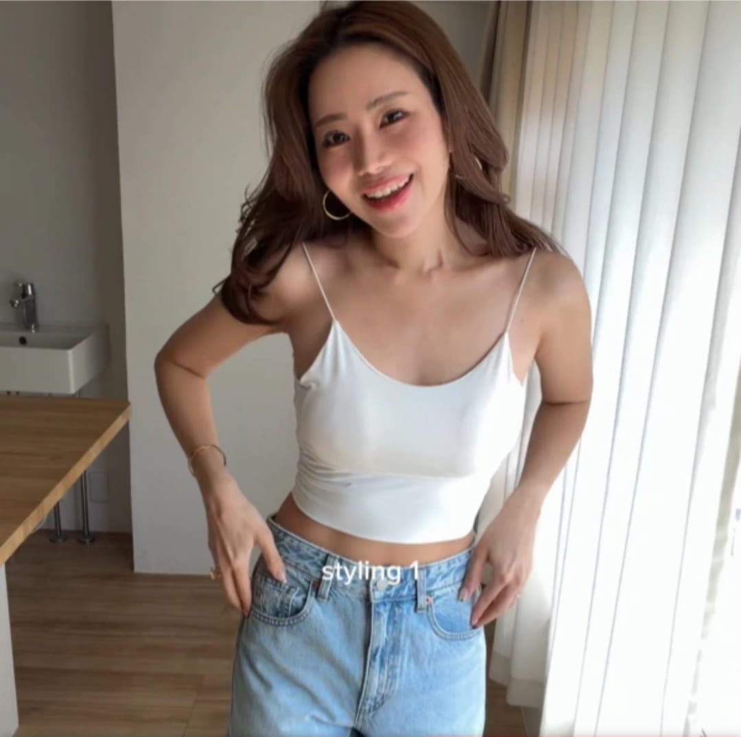 日系女裝代購-涼感美背無鋼圈內建罩杯吊帶背心全色系全尺寸-單件裝淺綠色黑色白色-日本進口涼感美背背心接觸冷感ひんやり大露背免穿內衣立體包覆日常穿搭露背內搭瑜伽適用-改善內衣束縛及夏日悶熱-日系休閒服飾照