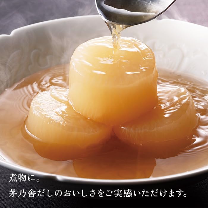 日本製久原本家茅乃舍經典和風高湯粉，30袋入大包裝，包含燒飛魚與昆布成分，適合煮湯、火鍋及多樣化料理提鮮