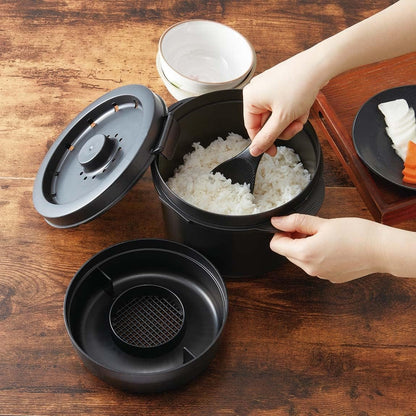Made in Japan: Skater Low-Carb, Low-Sugar Microwave Rice Cooker for 1/2 People (with Rice Spoon) (B3257)