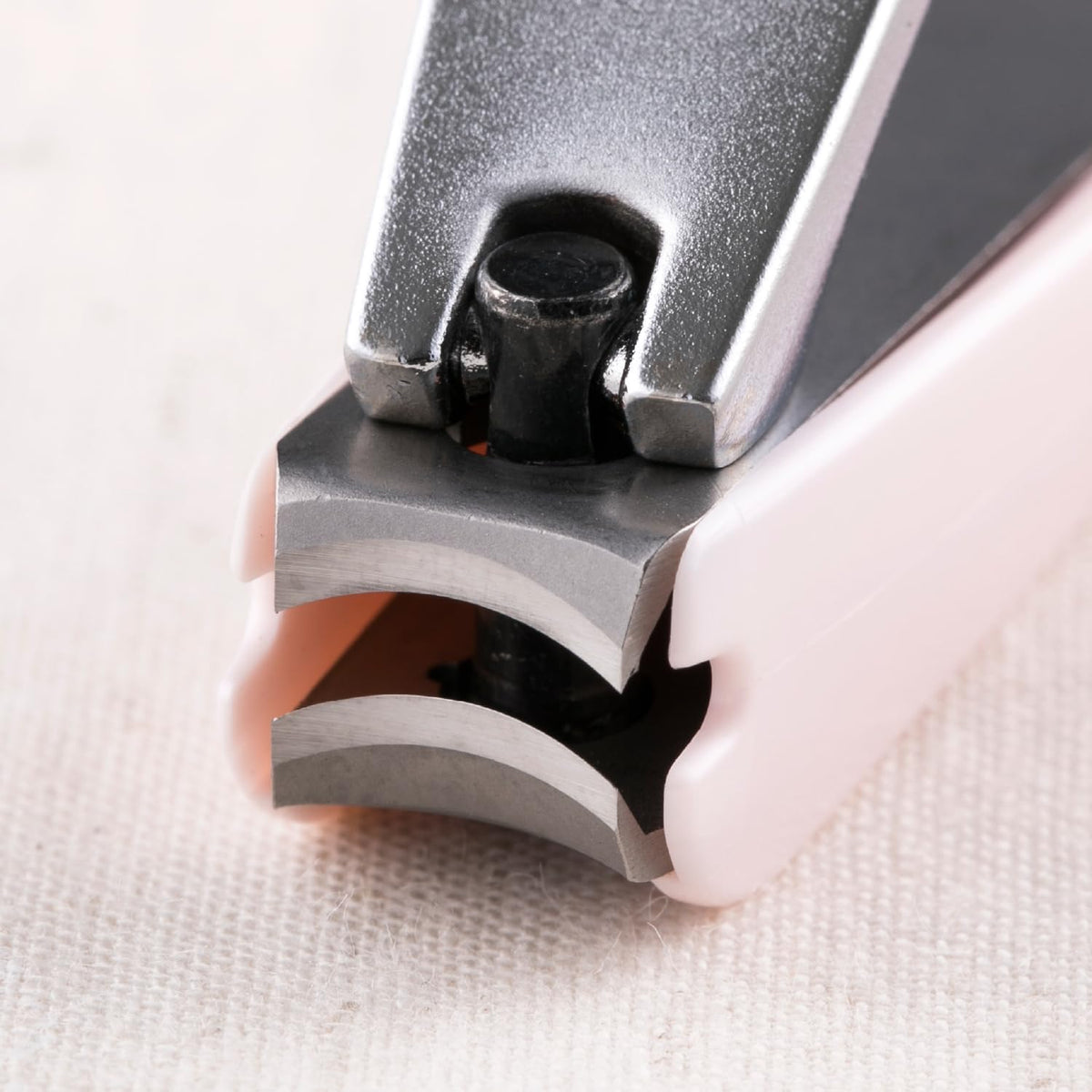 [Made in Japan]: KAI Women's Stainless Steel Nail Clipper (Z147)
