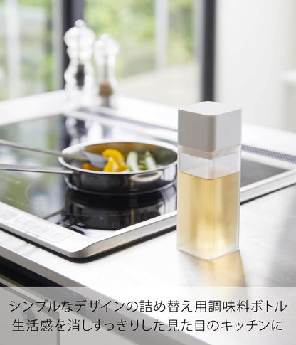 日本設計-山崎實業代購-Yamazaki-tower密閉充填用調味料瓶-白色250ml輕量裝-日本進口極簡廚房收納油瓶-單手按壓開閉防漏醬油瓶-全分解拆洗防潮矽膠圈-日系質感美學餐廚用品照