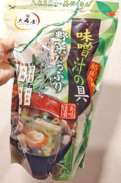 日本製-大森屋代購-滿滿蔬菜即沖味噌湯配料-175gCOSTCO大容量袋裝-日本進口大森屋6大豐富蔬菜海帶芽菠菜豆腐油揚-免浸泡10秒極速沖泡-改善即沖湯配料少及缺乏膳食纖維-日系簡約美學餐廚乾物點心照