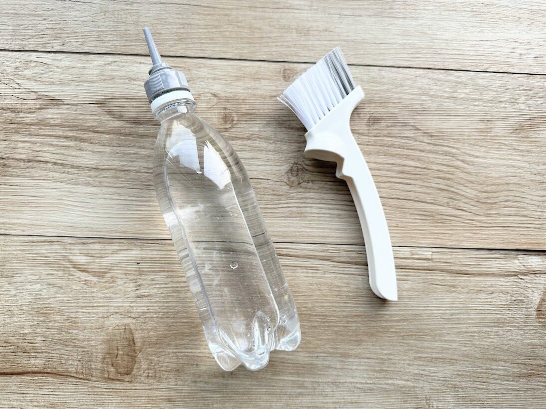 [Ordered on 11/4] Direct from Japan: DAISO Water Bottle Brush Head | Window Frame Crevice Cleaning Brush (B3376)