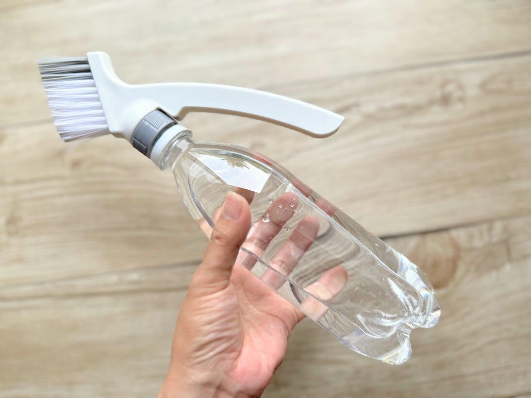 [Ordered on 11/4] Direct from Japan: DAISO Water Bottle Brush Head | Window Frame Crevice Cleaning Brush (B3376)