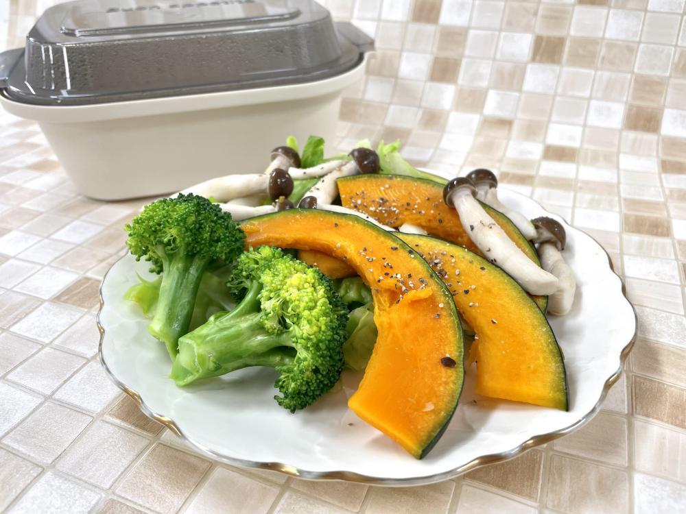 日本製：3COINS KITINTO 溫野菜微波爐料理盒  (B3128)